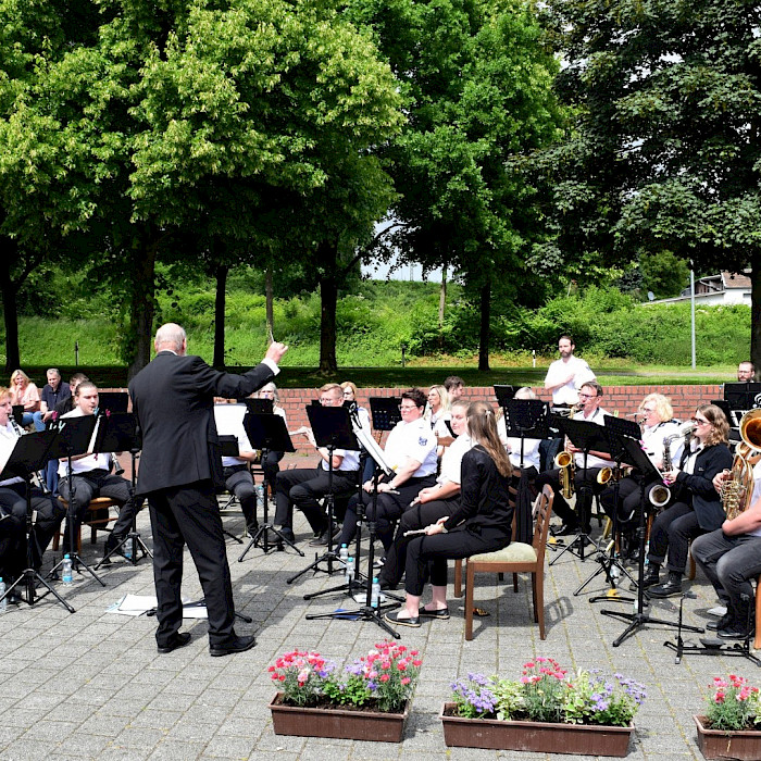Open-Air-Konzert mit dem Blasorchester "Freisinn Baal e.V." aus Hückelhoven-Baal.